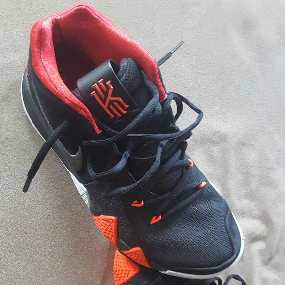 Nike Kyrie 4 w/ box - Picture 1 of 3
